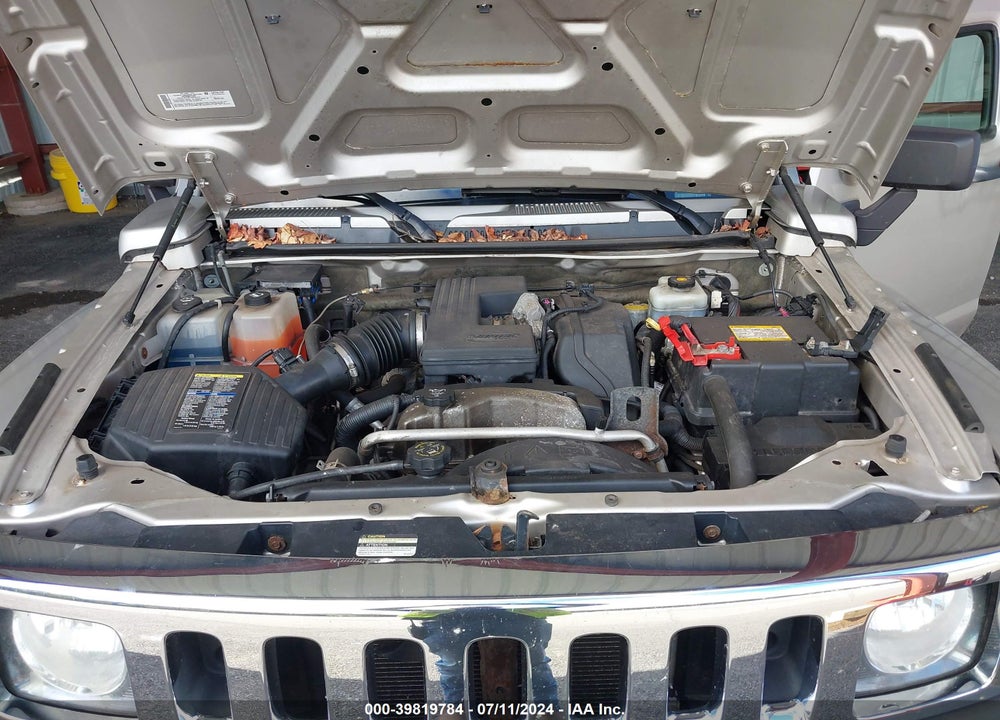 2008 HUMMER H3 SUV VIN: 5GTEN13E988137982