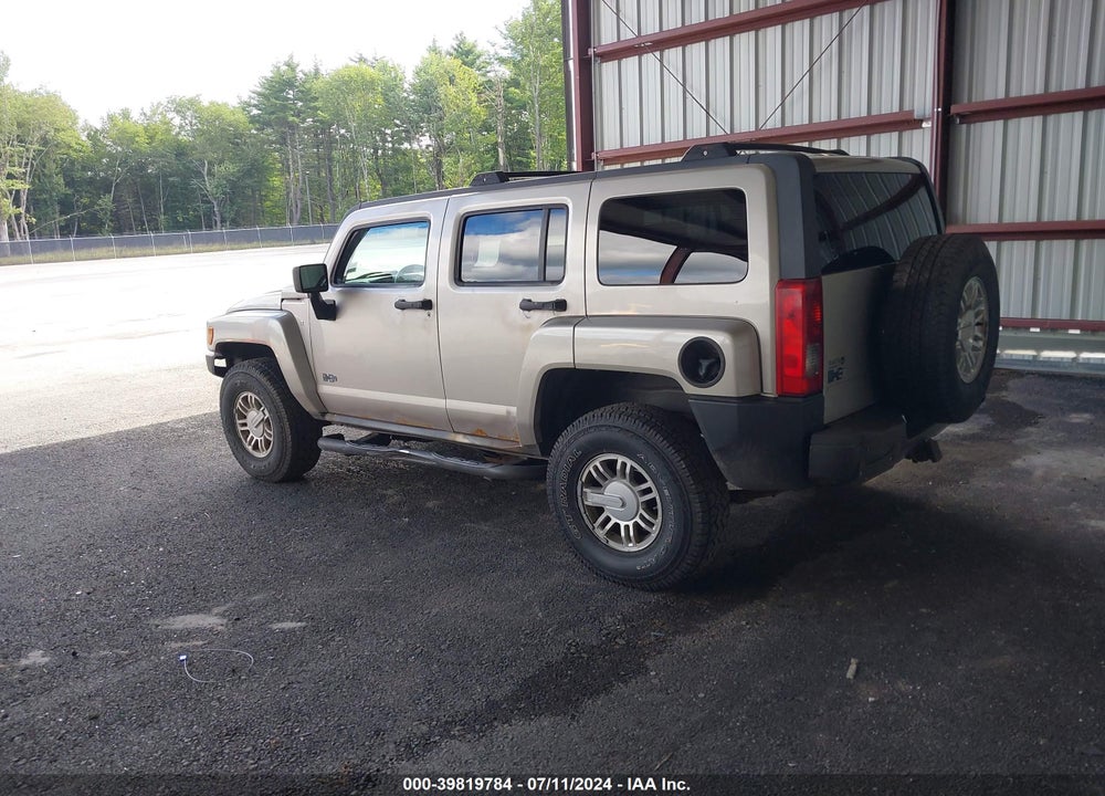 2008 HUMMER H3 SUV VIN: 5GTEN13E988137982