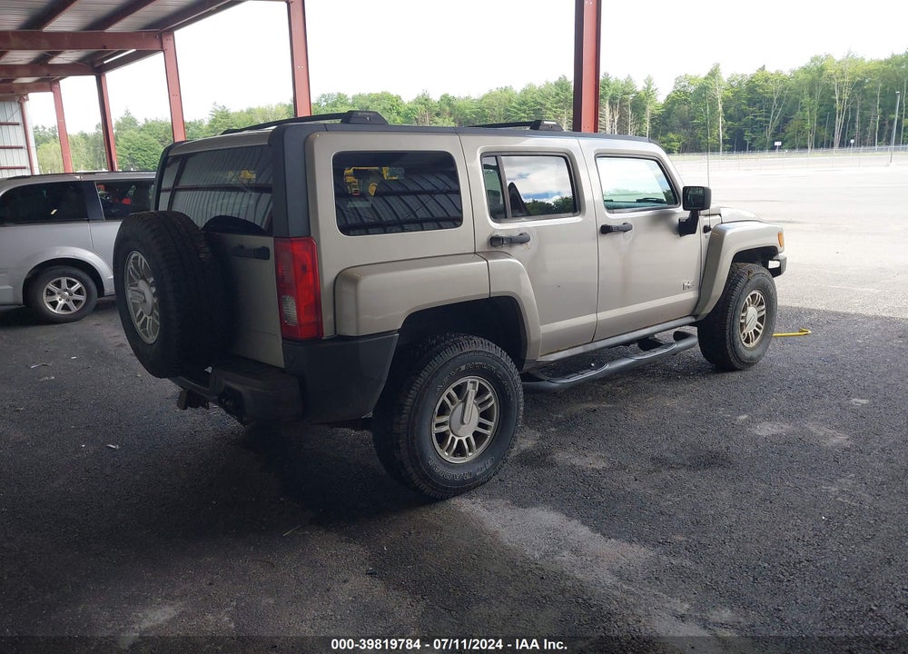 2008 HUMMER H3 SUV VIN: 5GTEN13E988137982