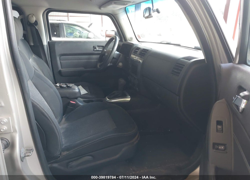 2008 HUMMER H3 SUV VIN: 5GTEN13E988137982