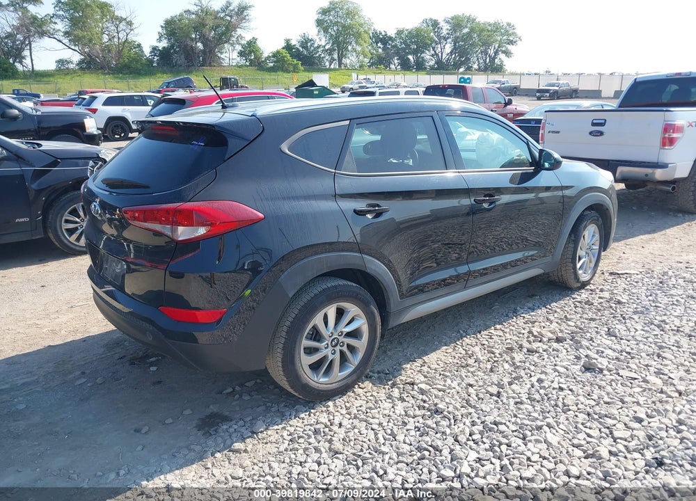 2017 HYUNDAI TUCSON SE VIN: KM8J33A4XHU286034