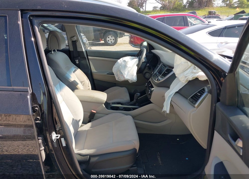 2017 HYUNDAI TUCSON SE VIN: KM8J33A4XHU286034