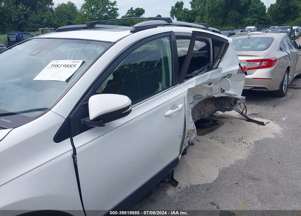 2018 TOYOTA RAV4 XLE VIN: JTMRFREV7JJ735617
