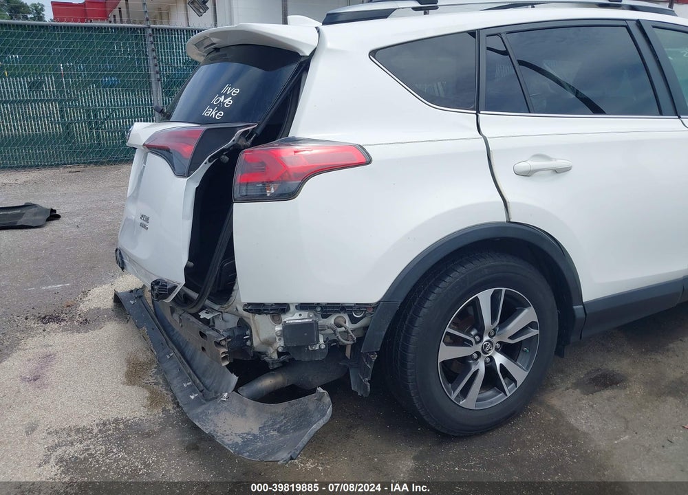 2018 TOYOTA RAV4 XLE VIN: JTMRFREV7JJ735617