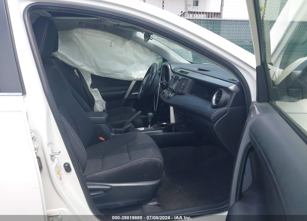 2018 TOYOTA RAV4 XLE VIN: JTMRFREV7JJ735617