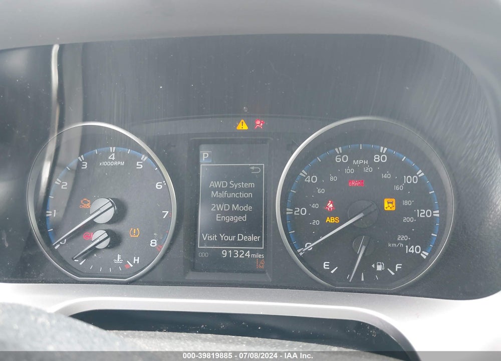 2018 TOYOTA RAV4 XLE VIN: JTMRFREV7JJ735617