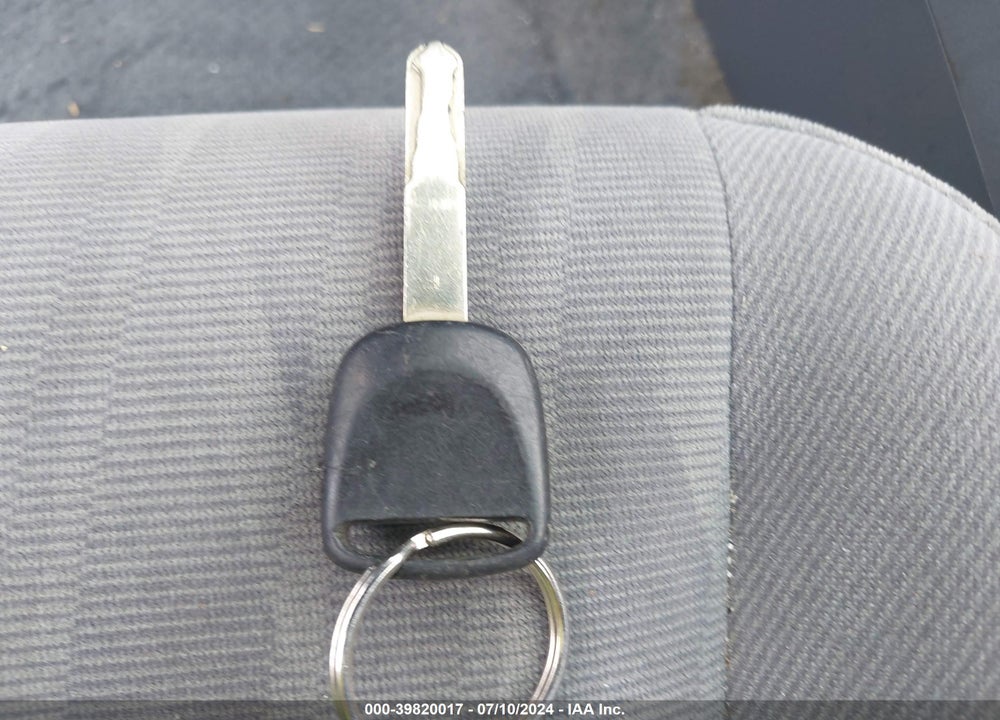 2005 HONDA CIVIC LX VIN: 2HGES16545H580799