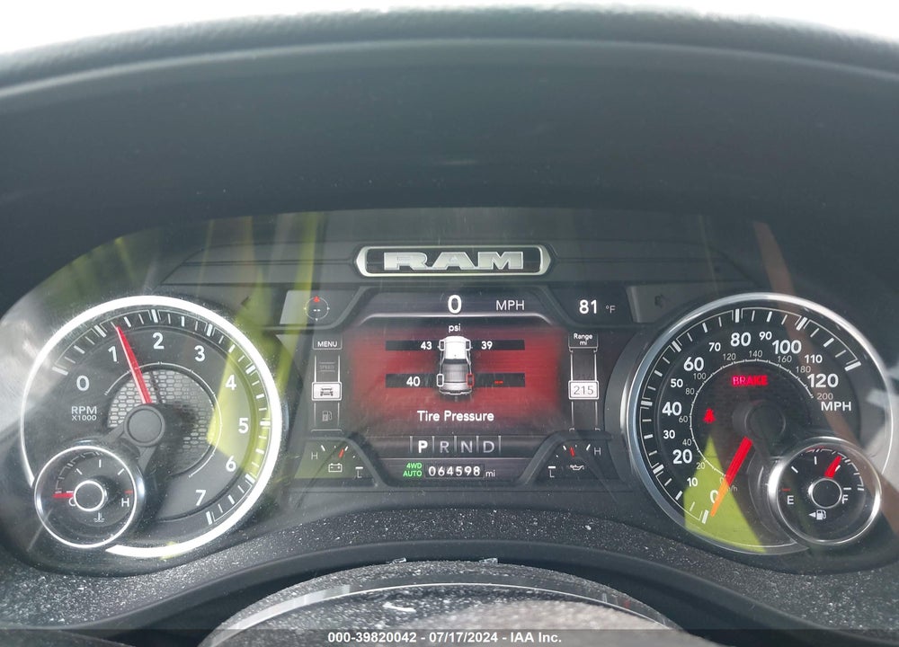 2022 RAM 1500 BIG HORN QUAD CAB 4X4 6'4 BOX VIN: 1C6SRFBT3NN144135