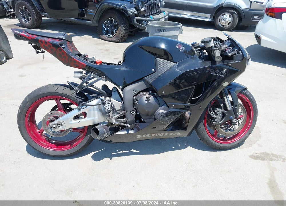2015 HONDA CBR600 RR VIN: JH2PC4019FK800046