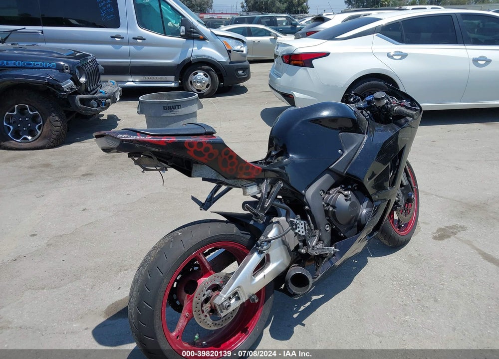 2015 HONDA CBR600 RR VIN: JH2PC4019FK800046