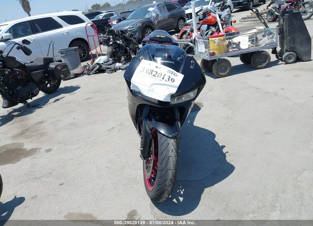 2015 HONDA CBR600 RR VIN: JH2PC4019FK800046