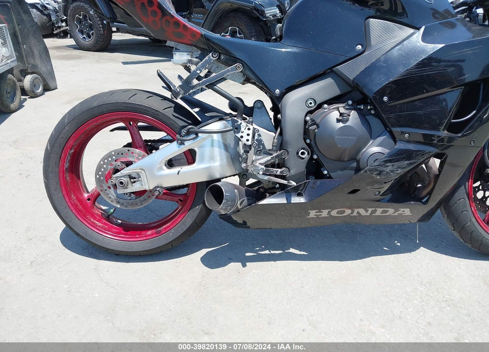 2015 HONDA CBR600 RR VIN: JH2PC4019FK800046