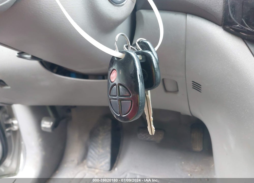 2004 TOYOTA SIENNA LE VIN: 5TDZA23C84S083671