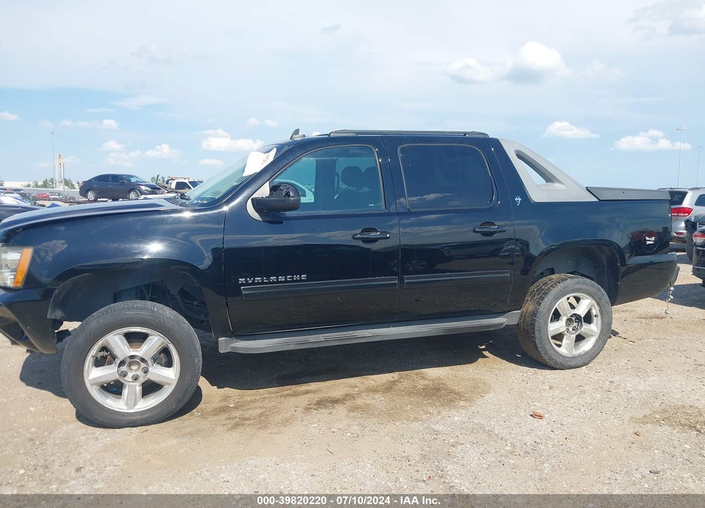 2011 CHEVROLET AVALANCHE 1500 LS VIN: 3GNMCEE04BG134904