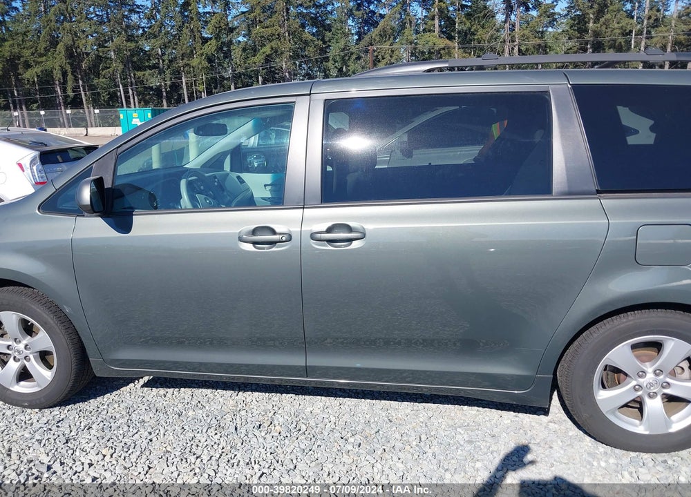 2013 TOYOTA SIENNA LE V6 8 PASSENGER VIN: 5TDKK3DC0DS362017