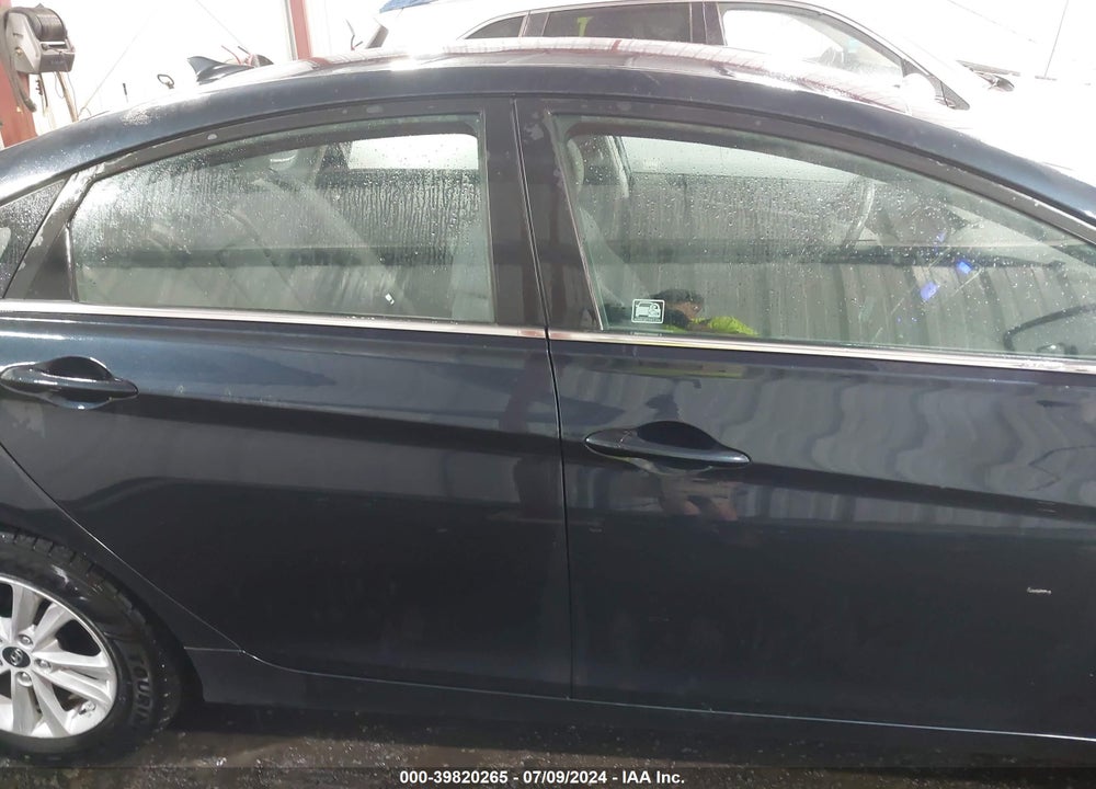 2011 HYUNDAI SONATA VIN: 5NPEB4AC3BH054141