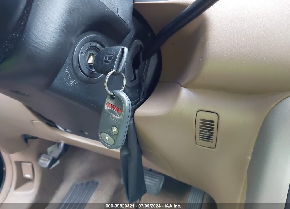 2003 HONDA PILOT EX-L VIN: 2HKYF18563H574472