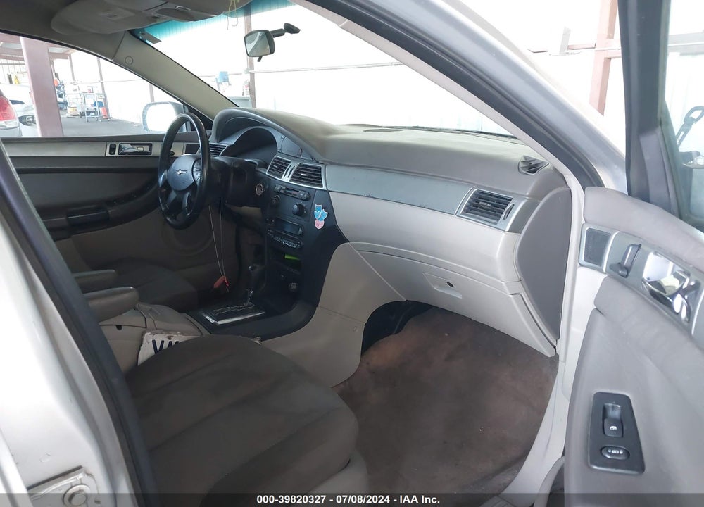 2005 CHRYSLER PACIFICA VIN: 2C4GM48L15R556307