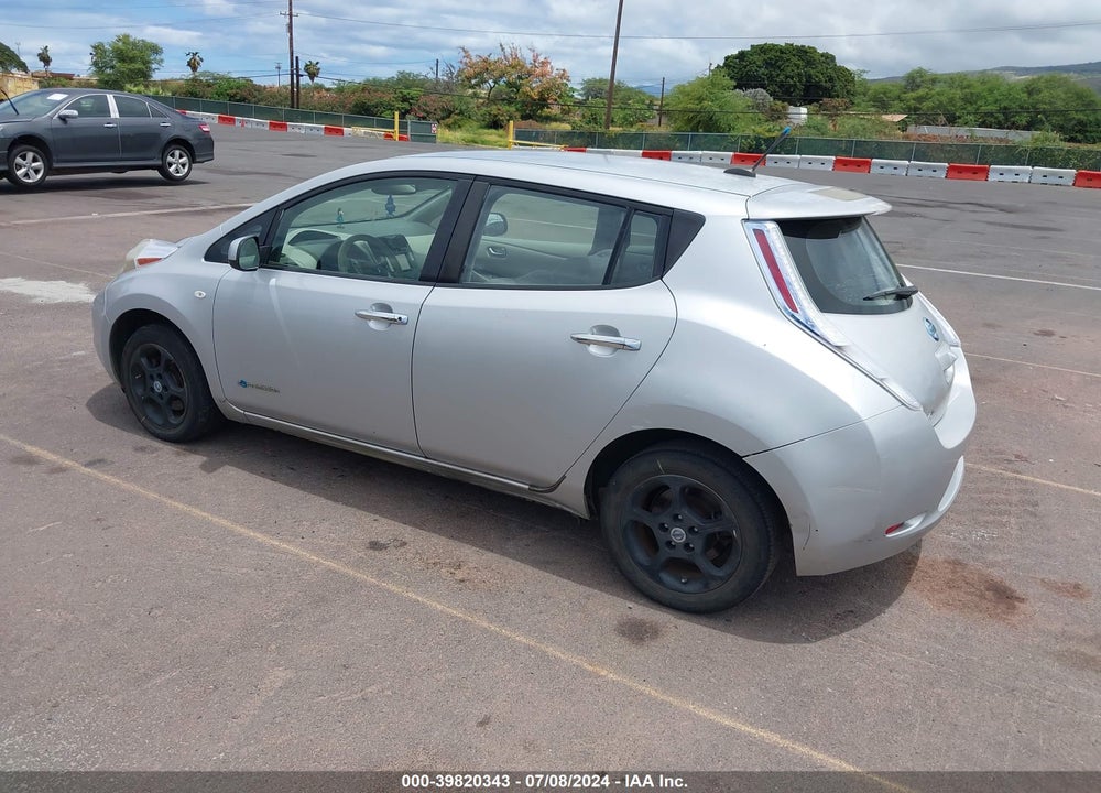 2011 NISSAN LEAF SL VIN: JN1AZ0CP9BT008573