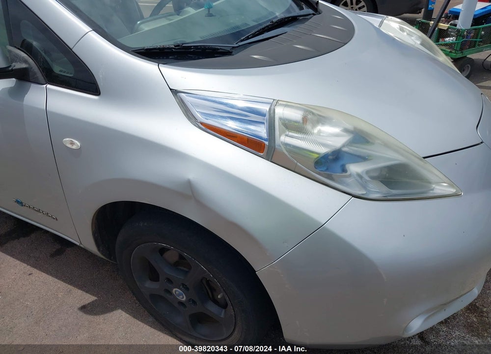 2011 NISSAN LEAF SL VIN: JN1AZ0CP9BT008573