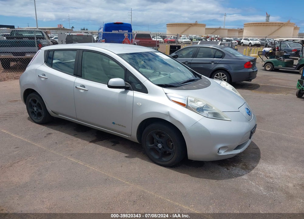 2011 NISSAN LEAF SL VIN: JN1AZ0CP9BT008573