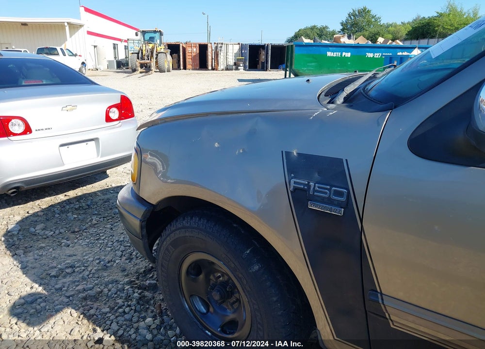 2002 FORD F-150 LARIAT/XLT VIN: 1FTRW07L22KD27495