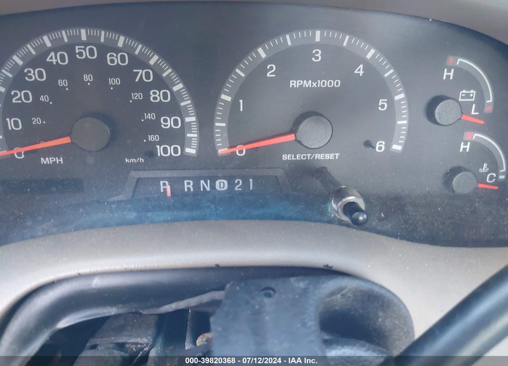 2002 FORD F-150 LARIAT/XLT VIN: 1FTRW07L22KD27495