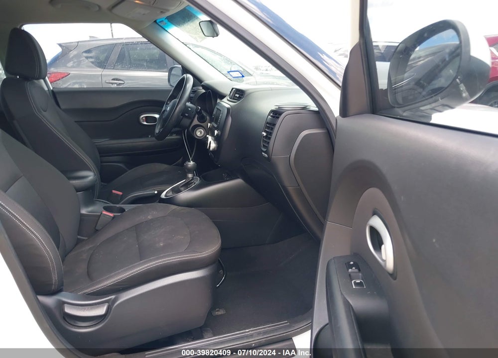 2018 KIA SOUL VIN: KNDJN2A26J7583393