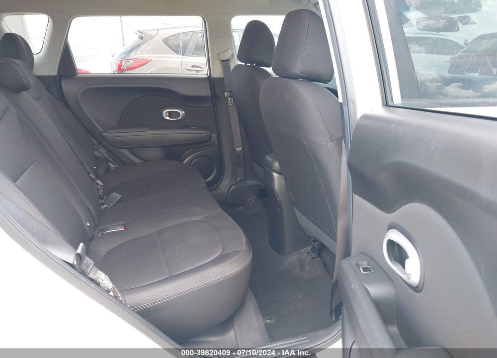 2018 KIA SOUL VIN: KNDJN2A26J7583393