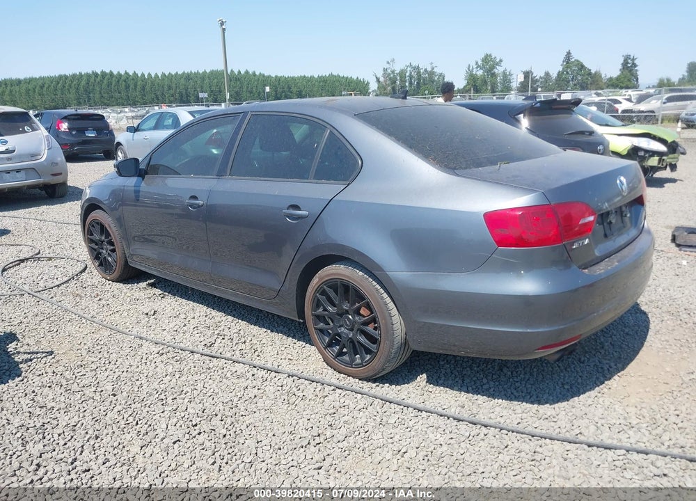 2011 VOLKSWAGEN JETTA 2.5L SE VIN: 3VWDZ7AJ0BM365752