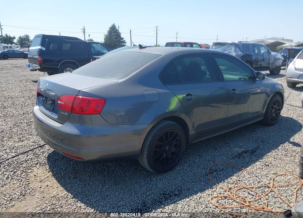 2011 VOLKSWAGEN JETTA 2.5L SE VIN: 3VWDZ7AJ0BM365752