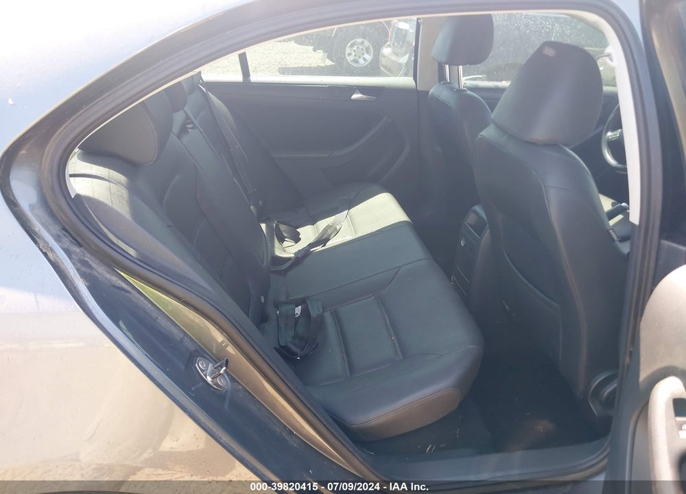 2011 VOLKSWAGEN JETTA 2.5L SE VIN: 3VWDZ7AJ0BM365752