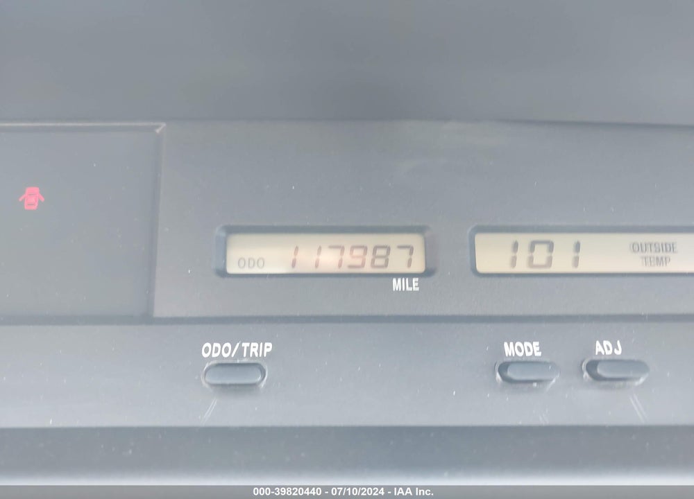 2001 TOYOTA AVALON XL VIN: 4T1BF28B11U128634