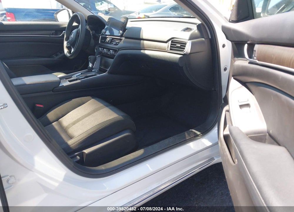 2018 HONDA ACCORD EX VIN: 1HGCV1F49JA015995