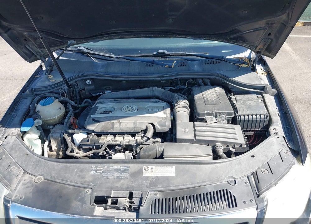 2010 VOLKSWAGEN PASSAT KOMFORT VIN: WVWJM7AN0AE121773