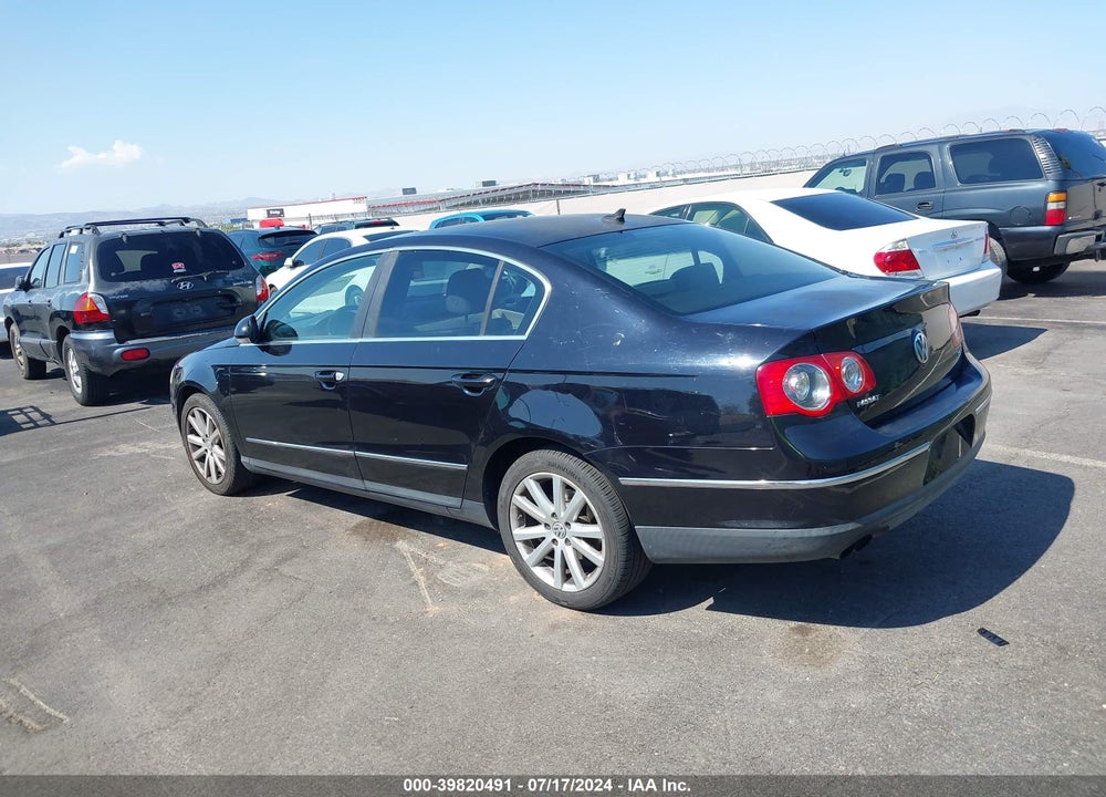2010 VOLKSWAGEN PASSAT KOMFORT VIN: WVWJM7AN0AE121773