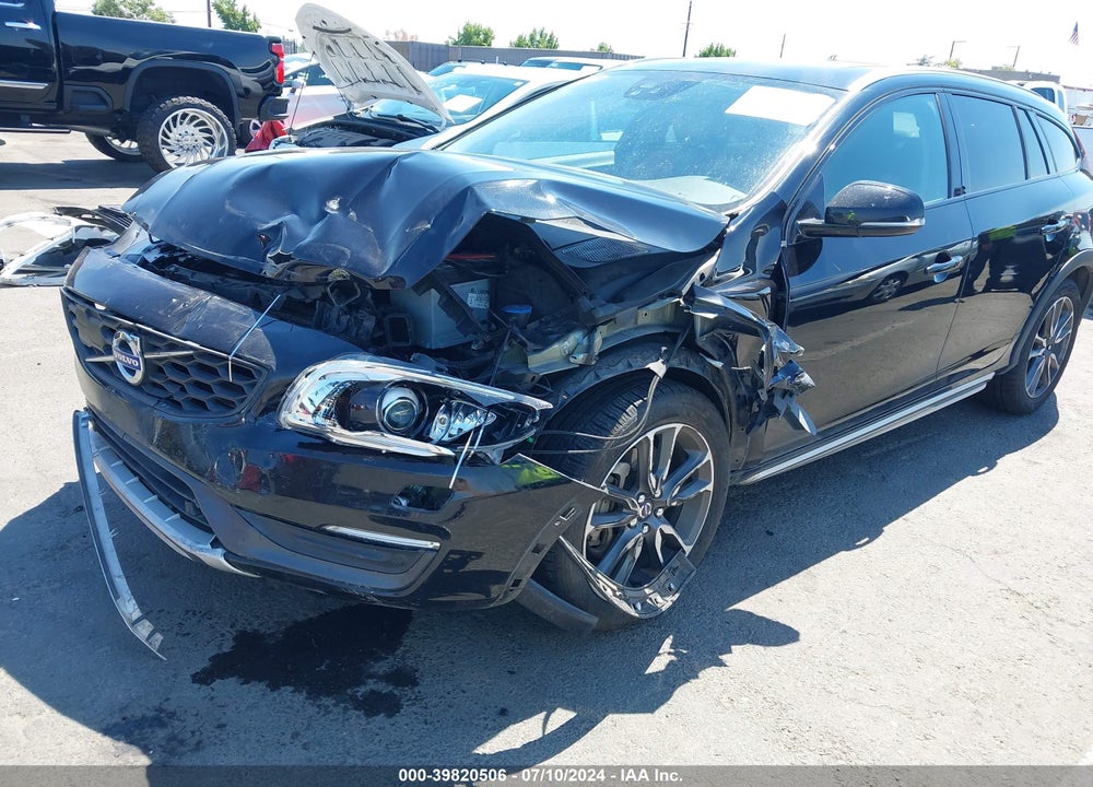 2016 VOLVO V60 CROSS COUNTRY T5 PLATINUM VIN: YV4612HM4G1005407