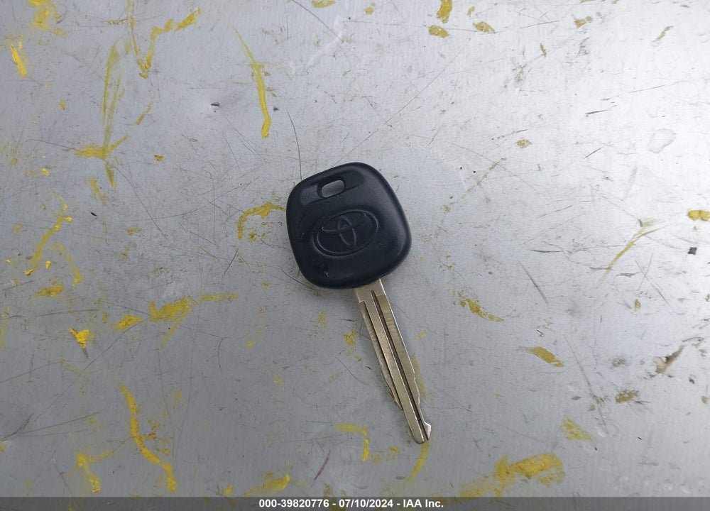 2003 TOYOTA CAMRY LE VIN: 4T1BF32K13U554342