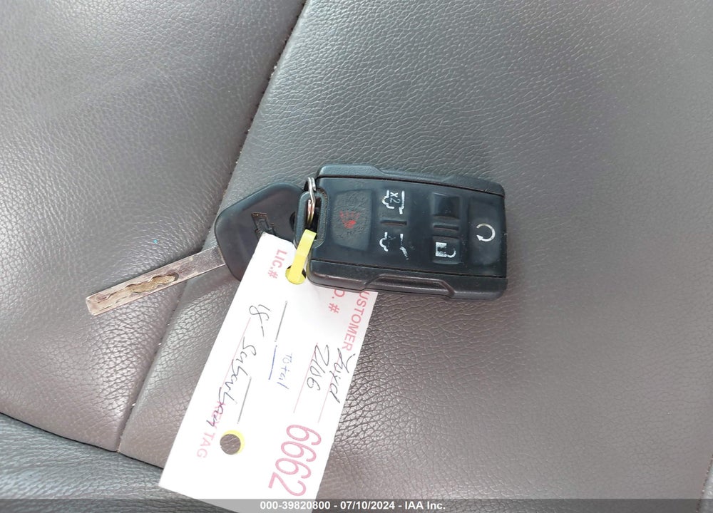 2018 CHEVROLET SUBURBAN LT VIN: 1GNSCHKC1JR126068