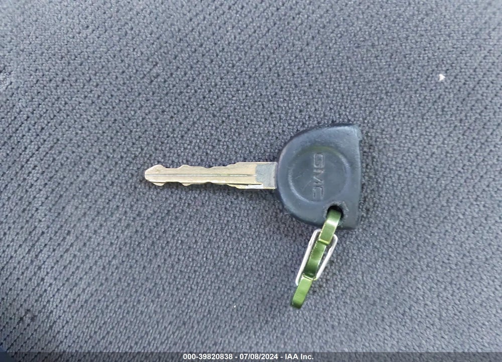 2004 GMC SIERRA 1500 SLE VIN: 1GTEK19V84E325525