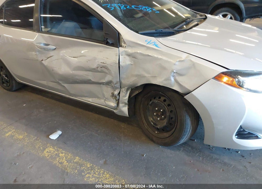 2018 TOYOTA COROLLA LE VIN: 2T1BURHE5JC044794