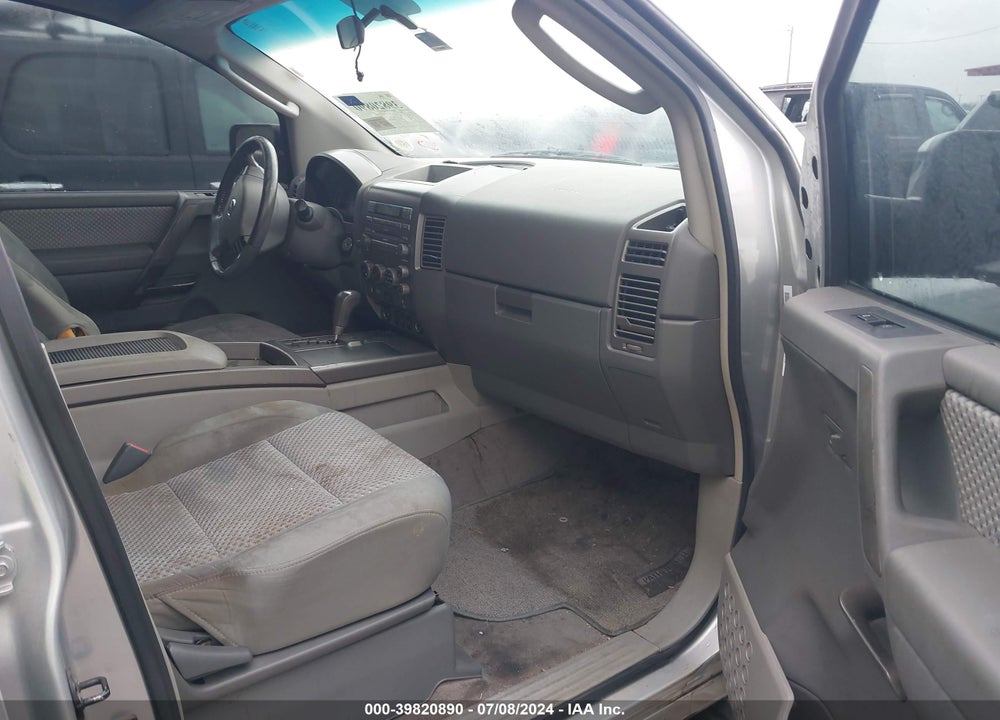 2004 NISSAN PATHFINDER ARMADA SE VIN: 5N1AA08A14N738246