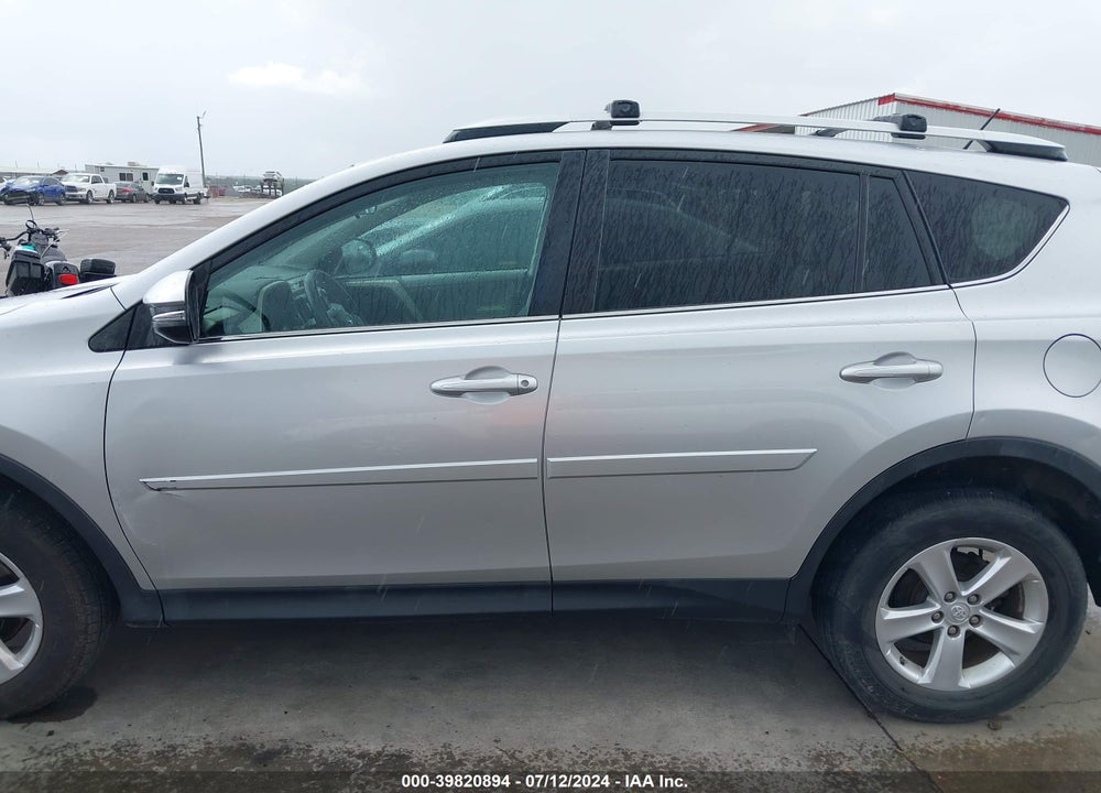 2013 TOYOTA RAV4 XLE VIN: 2T3WFREV5DW052081