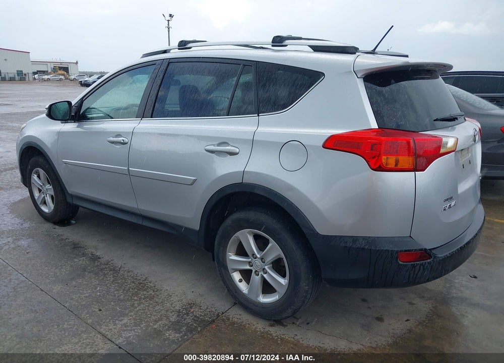 2013 TOYOTA RAV4 XLE VIN: 2T3WFREV5DW052081