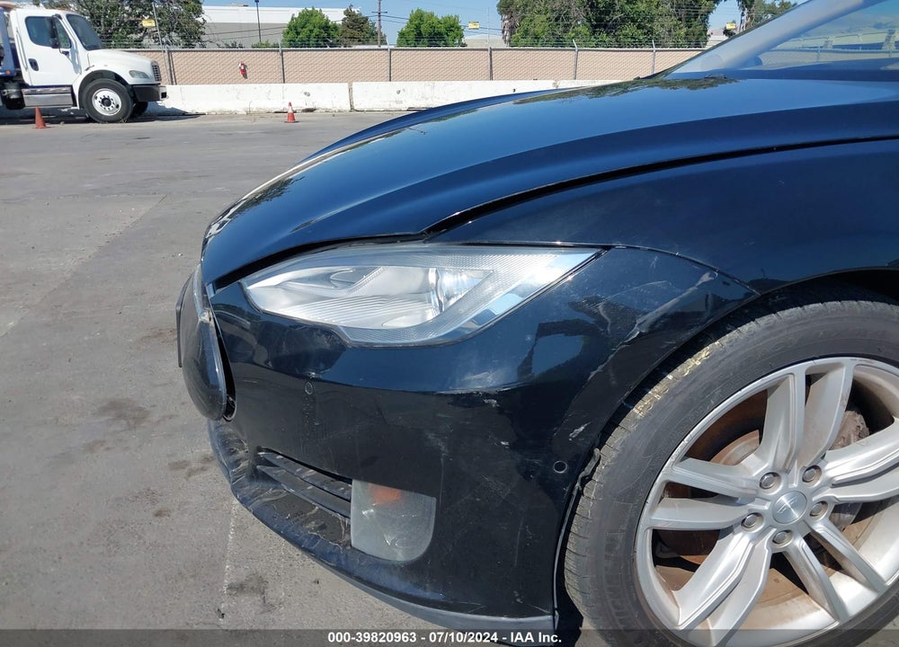 2015 TESLA MODEL S 70D/85D/P85D VIN: 5YJSA1S22FF092653