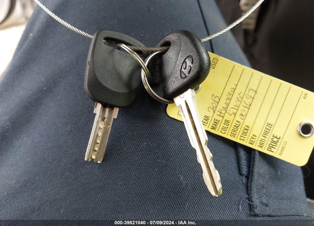 2013 HYUNDAI ELANTRA SE VIN: KMHDH6AE0DU001697