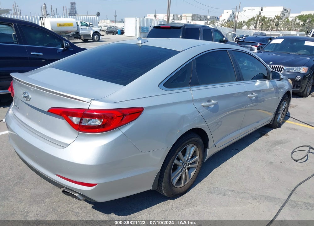 2015 HYUNDAI SONATA SE VIN: 5NPE24AF0FH243748