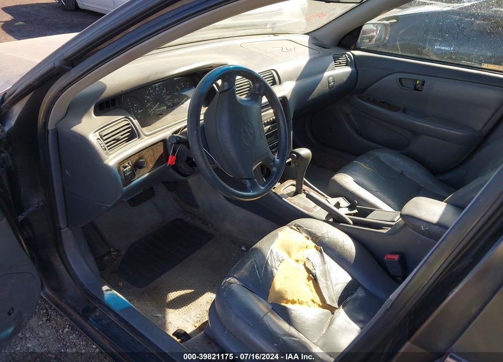 2001 TOYOTA CAMRY XLE V6 VIN: 4T1BF28K81U962884
