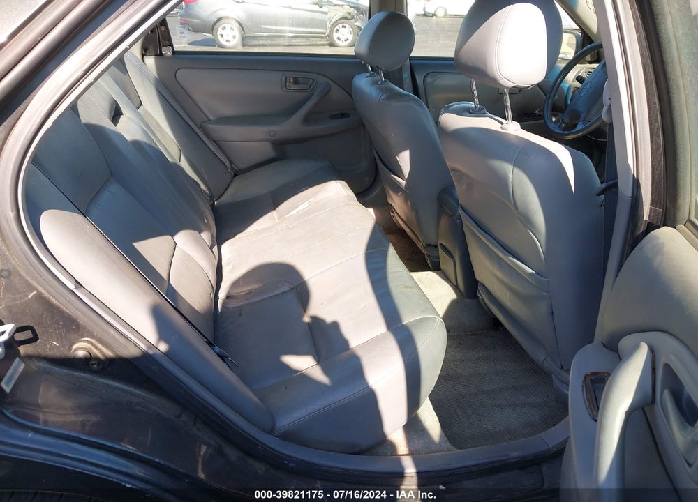 2001 TOYOTA CAMRY XLE V6 VIN: 4T1BF28K81U962884