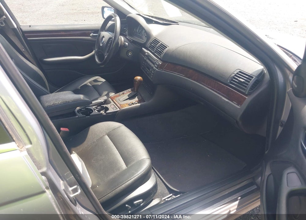 2005 BMW 330I VIN: WBAEV53485KM43167